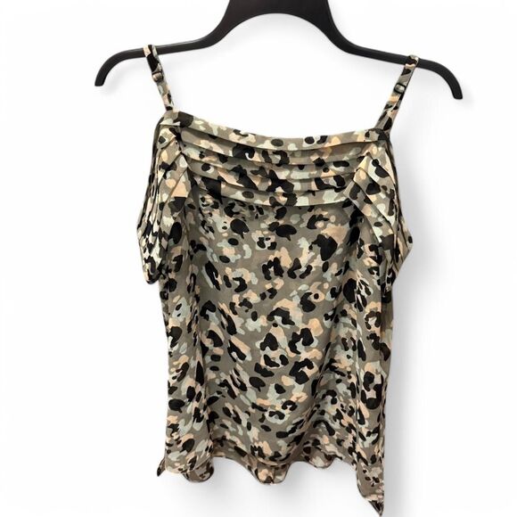 CAbi Style 5360 size small Tiered Camouflage Leopard Print Cold Shoulder Top - Picture 7 of 8